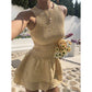 👗 50% DE RÉDUCTION 💃 Robe mini sans manches à carreaux vichy & smocks – Extensible & confortable – Parfaite pour les vacances, la plage ou les journées chaudes – style rétro et facile à porter ✨🌞