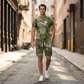 👕🩳🖤 OFFRE LIMITÉE 50% DE RÉDUCTION! Ensemble T-Shirt & Short Imprimé Faux Jean Décontracté pour Homme – Look Jean Classique Sans le Poids, Mélange de Coton Doux – Parfait pour la Détente, les Courses ou les Sorties du Week-end 🌟👟
