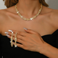 💎 50% DE RÉDUCTION! ✨ Parure Collier & Boucles d'Oreilles en Strass – Design griffe, chaîne élégante & éclat scintillant – Parfaite pour sublimer vos tenues de soirée 🌟